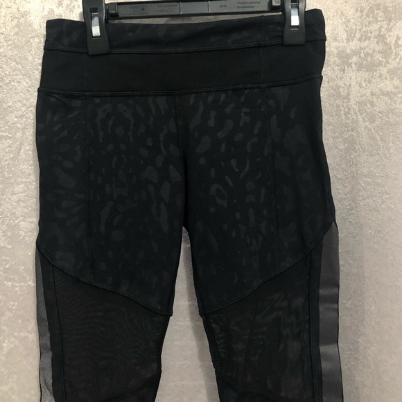 ❌SOLD❌ 🍋 Lululemon Mesh With Me Crop Sz. 4 - Picture 5 of 7